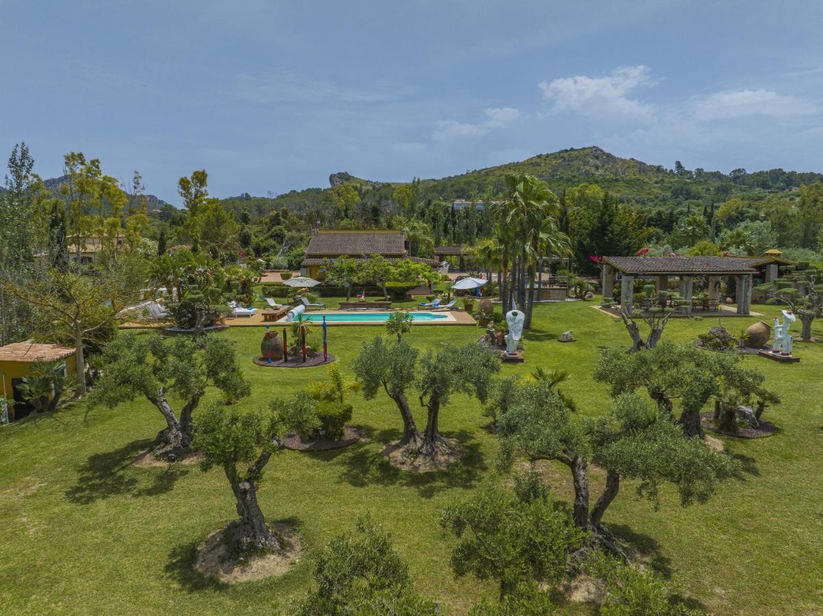 Villa Els Oscols 53 *